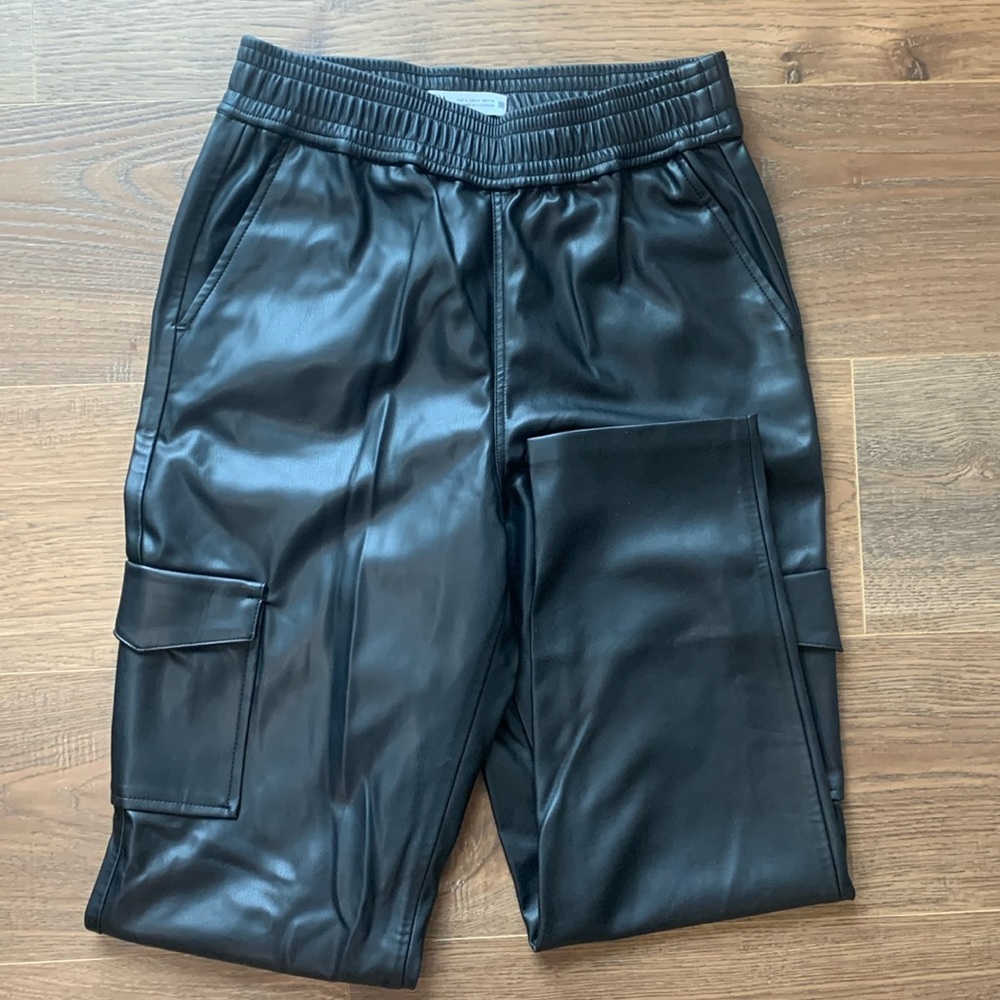 Zara leather pants with side pockets and elastic waist